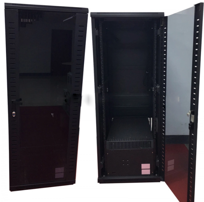 Ο Μαύρος μέσα - δροσίζοντας μονάδες δωματίων κεντρικών υπολογιστών κλιματιστικών μηχανημάτων υπόλοιπου κόσμου για τα δωμάτια/τα κέντρα δεδομένων κεντρικών υπολογιστών